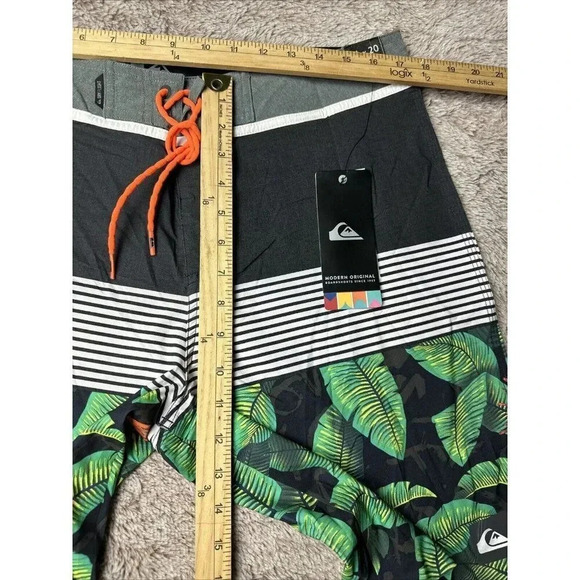 Quiksilver Hawaii SURF BOARD SHORTS Division Remix Dry Flight size 32 - Picture 14 of 16